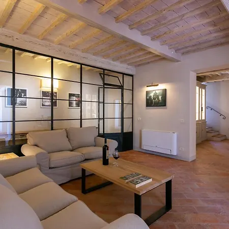 Severina Villa Cortona